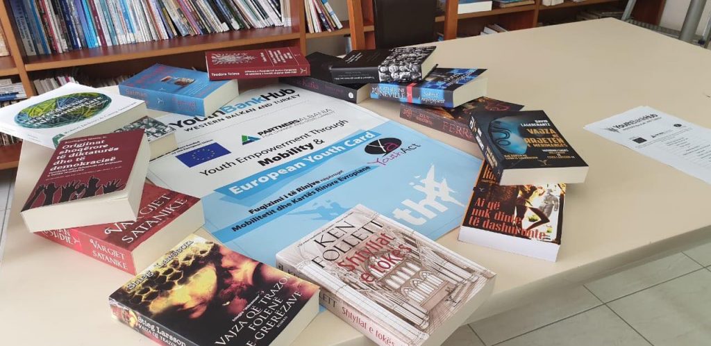 Qendra Youth Act dhuron libra të Shtëpisë Botuese Dudaj